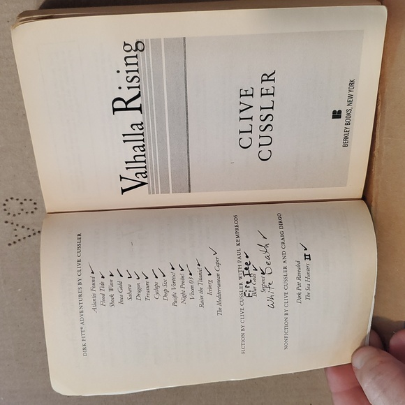 2/$8 ⚓ Valhalla Rising Clive Cussler paperback book 📚 - Picture 8 of 10
